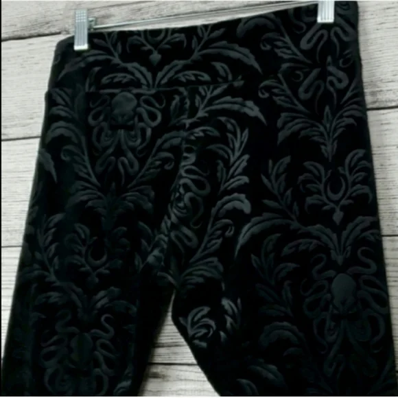 Black Velour Damask Jacquard Stretchy Leggings - Picture 4 of 4